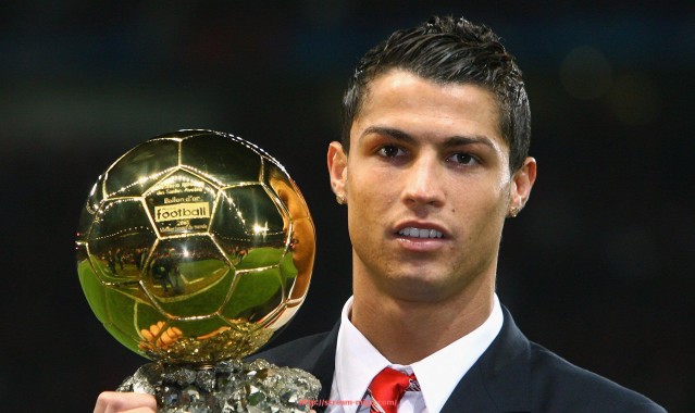 咪咕体育直播-世界顶级裁判揭秘：世俱杯著名执法者档案一览